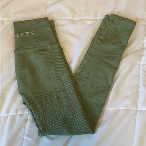 alphalete halo leggings
